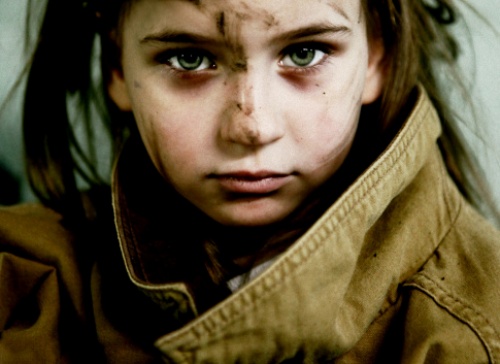 صورة ...  طفلة في العاشرة تتسول فجراً في عمان