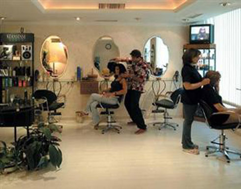 مذكرة تعاون لتشغيل الأردنيين في قطاع التجميل