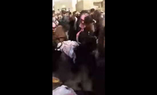بالفيديو- حفل زفاف يتحوّل الى مأساة... قتلى وجرحى نتيجة إطلاق النار ابتهاجاً! بالفيديو- حفل زفاف يتحوّل الى مأساة... قتلى وجرحى نتيجة إطلاق النار ابتهاجاً!
