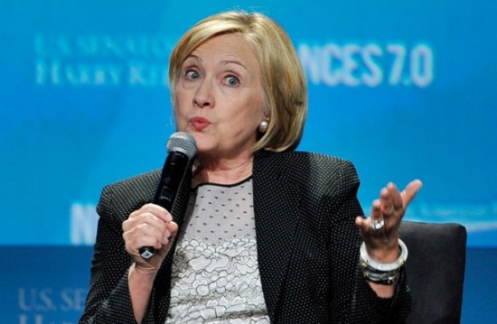 كلينتون تكشف تواطؤا روسيا أمريكيا وراء هزيمتها.. هذا ما قالته