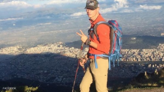 أميركي يتسلق إيفرست بساق مبتورة