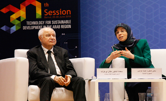 أبوغزاله يشدد على ضرورة تبني التكنولوجيا كأحد المصادر "الطبيعية" الجديدة