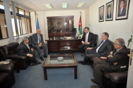 وفد من المنظمة العالمية للصحة الحيوانية OIE يزور جامعة العلوم والتكنولوجيا