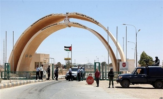 الاردن والعراق يتفقان على مرحلة جديدة من التعاون وعشرات الشاحنات تدخل بالاتجاهين الاردن والعراق يتفقان على مرحلة جديدة من التعاون وعشرات الشاحنات تدخل بالاتجاهين