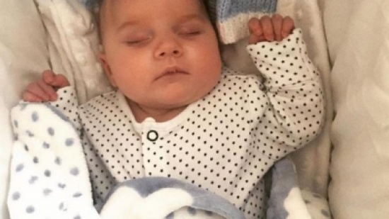 طفل معجزة ولد بنصف قلب يصمد بعد توقفه 3 مرات ... طفل معجزة ولد بنصف قلب يصمد بعد توقفه 3 مرات ...