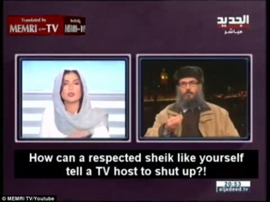 بالفيديو: شيخ يسب مذيعة لبنانية بألفاظ خارجة على الهواء
