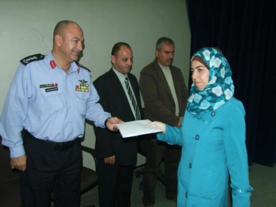 إختتام دورة لأصدقاء البيئة في الاردينة ( صور )