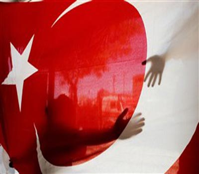 تركيا تقول إنها فقدت الاتصال بمقاتلة قرب سورية تركيا تقول إنها فقدت الاتصال بمقاتلة قرب سورية