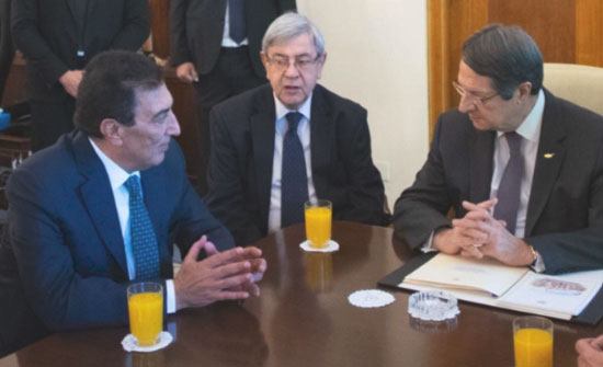 صور : الرئيس القبرصي يستقبل الطراونة والوفد النيابي المرافق صور : الرئيس القبرصي يستقبل الطراونة والوفد النيابي المرافق
