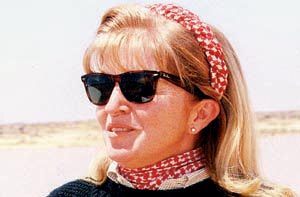 الشريفة زين الشرف تقوم بجولة ميدانية في البادية الشمالية الشريفة زين الشرف تقوم بجولة ميدانية في البادية الشمالية