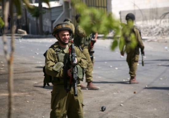 اصابة فلسطيني برصاص الاحتلال قرب رام الله