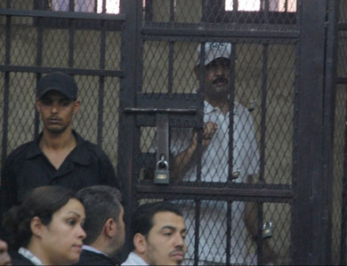 محكمة مصرية تبرّئ أمين شرطة من تهمة قتل وإصابة متظاهرين