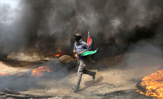 غزة.. وفاة فلسطينيين متأثرين بجروحهما إثر "مسيرة العودة" غزة.. وفاة فلسطينيين متأثرين بجروحهما إثر "مسيرة العودة"