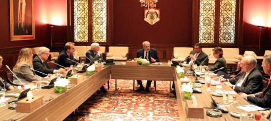 مندوبا عن الملك، رئيس الديوان الملكي يلتقي وفد اللجنة الأمريكية اليهودية