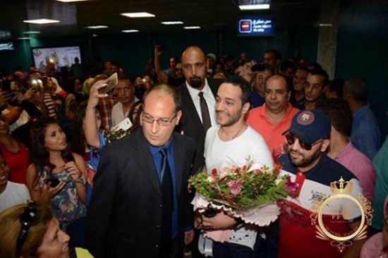 بعد إشكال المطار مع رجال الأمن.. حسين الديك يخرج عن صمته! بعد إشكال المطار مع رجال الأمن.. حسين الديك يخرج عن صمته!