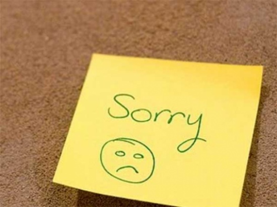 تقرير : "  اعتذر أنا ضربت سيارتك وهذا رقم تلفوني "  ... هل تسامح !!