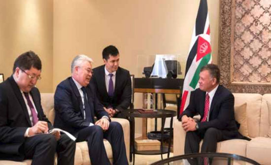 الملك يستقبل وزير الصناعات الدفاعية والفضائية في كازاخستان الملك يستقبل وزير الصناعات الدفاعية والفضائية في كازاخستان