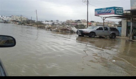 مياه الأمطار تداهم 6 منازل وتغلق طرقا في عجلون مياه الأمطار تداهم 6 منازل وتغلق طرقا في عجلون