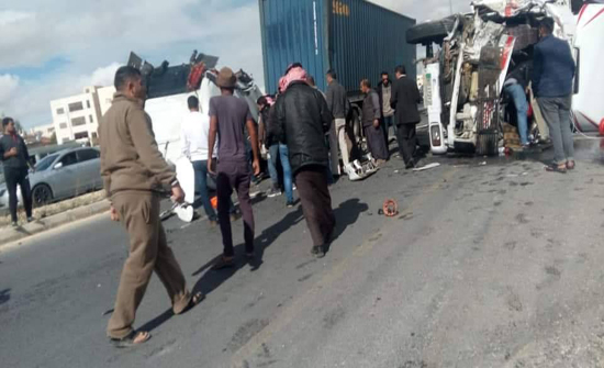 صور : 3 إصابات اثر حادث تصادم في الكرك صور : 3 إصابات اثر حادث تصادم في الكرك