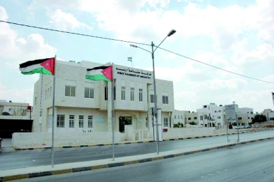 وفد بلدية فيبورك الدنماركية يزور صناعة اربد