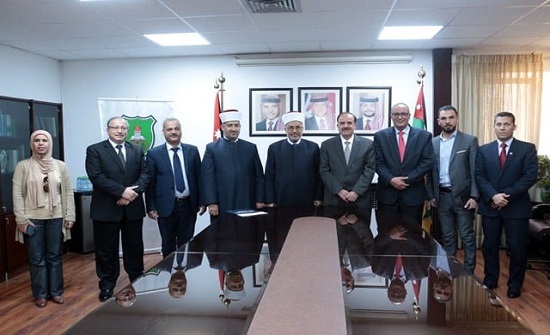 اتفاقية تعاون تدريبي بين الأردنية ومعهد القضاء الشرعي