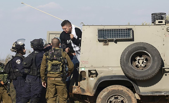 اعتقالات واعتداءات للاحتلال والمستوطنين بالضفة والقدس .. بالفيديو