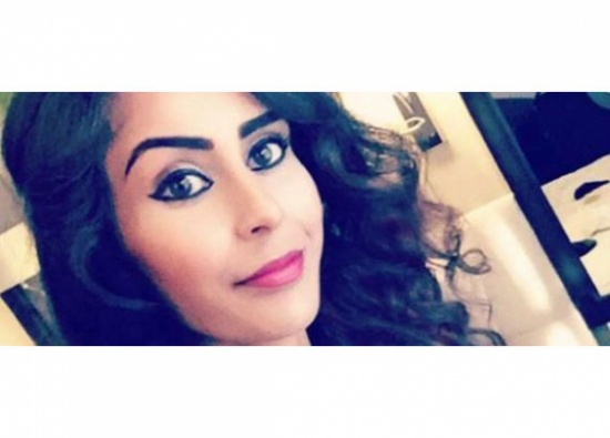 اعتقال مسلمة بريطانية على متن طائرة يتسبب في رفع مبيعات كتاب عن الثقافة السورية