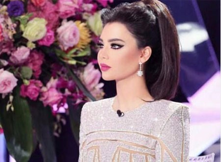 قمر تثير التساؤلات حول عودتها لطليقها بسبب هذه الصور.. شاهد قمر تثير التساؤلات حول عودتها لطليقها بسبب هذه الصور.. شاهد