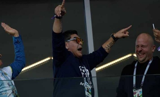 مارادونا يخرق قوانين كأس العالم.. ويعتذر