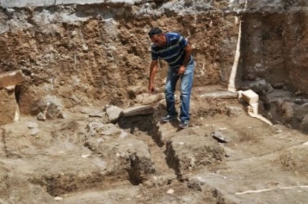 رجل يضع أبناء أخته فى قبر أخته لمدة 15 يوم " لن تتخيل ماذا حدث لهم  " !!