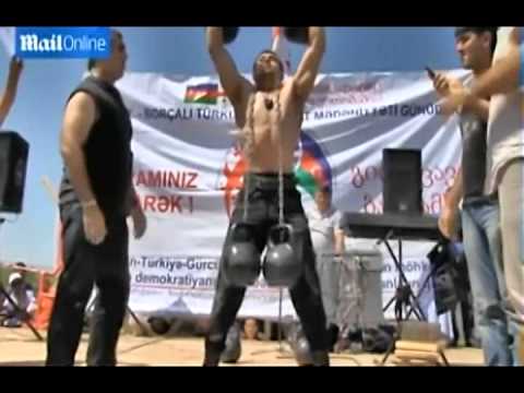 بالفيديو : يدخل غينيس برفع 33 كيلو أثقال بواسطة عينيه بالفيديو : يدخل غينيس برفع 33 كيلو أثقال بواسطة عينيه