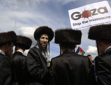 عشرات الإسرائيليين يتحدون الشرطة للاحتجاج على الحرب في غزة