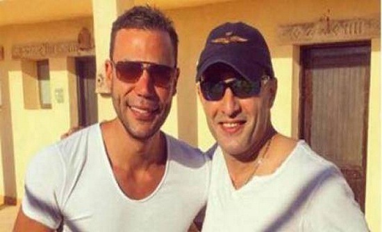 فيديو غريب بين أحمد السقا ومحمد إمام... والجمهور في صدمة! فيديو غريب بين أحمد السقا ومحمد إمام... والجمهور في صدمة!