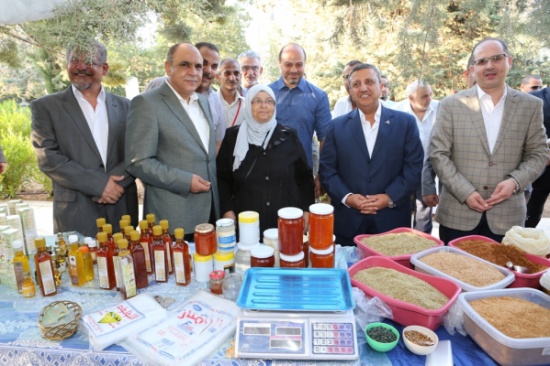 اللوزي يفتتح سوق الحرف اليدوية الاردني اللوزي يفتتح سوق الحرف اليدوية الاردني