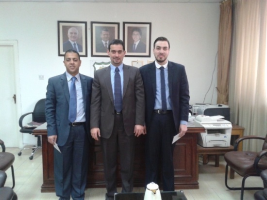 حقوق "الأردنية" تكرم الطالبين خالد موسى و وائل العرموطي