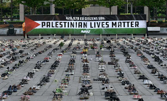 فيديو : تضامنا مع فلسطين.. آلاف الأحذية أمام مقرّ مجلس الاتحاد الأوروبي ببروكسل