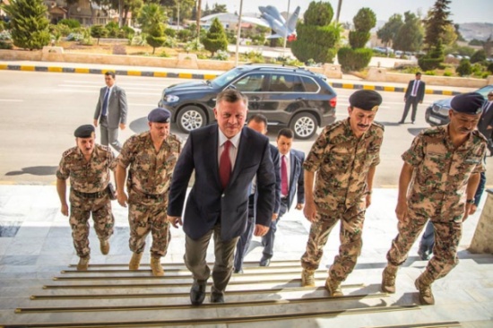 بالصور : الملك يزور قيادة سلاح الجو الملكي بالصور : الملك يزور قيادة سلاح الجو الملكي