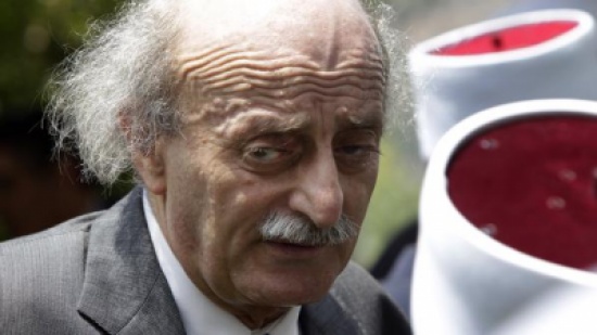 جنبلاط: العالم يتجاهل التدمير المنهجي لسوريا