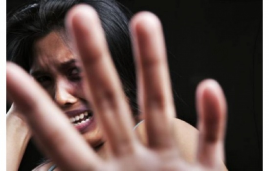 السجن 10 أيام و30 جلدة لسعودي صفع زوجته