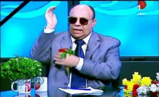 داعية مصري: يجوز للمرأة أن ترقص لزوجها وأرشح لها: “آه لو لعبت يا زهر” و”حبة فوق وحبة تحت”! داعية مصري: يجوز للمرأة أن ترقص لزوجها وأرشح لها: “آه لو لعبت يا زهر” و”حبة فوق وحبة تحت”!