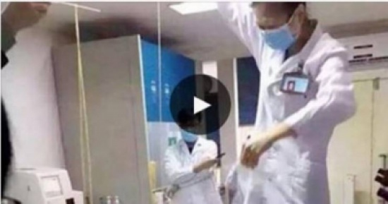 العثور على شىء غريب في أمعاء رجل !! صدم كل من رآه !