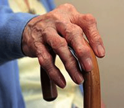 رجل في الـ66 من العمر يكتشف أنه امرأة