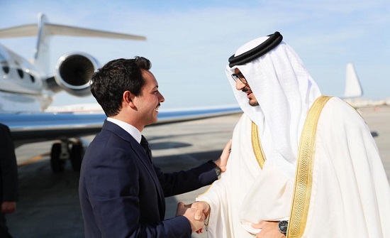 ولي العهد يصل إلى البحرين في زيارة عمل