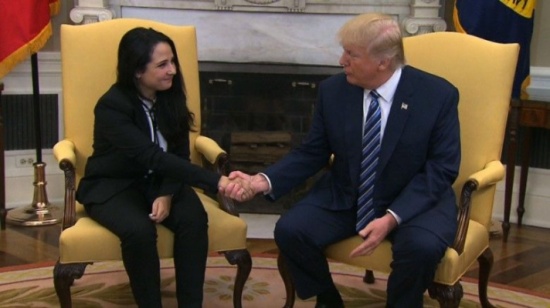 مفاجأة من آية حجازي:” ترامب ظن أنه تم اعتقالي في عهد الإخوان المسلمين وليس السيسي” مفاجأة من آية حجازي:” ترامب ظن أنه تم اعتقالي في عهد الإخوان المسلمين وليس السيسي”