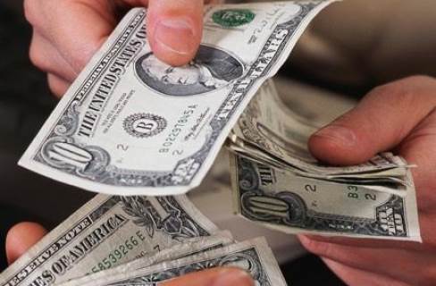 تقرير أمريكي: مصر تقترب بشكل خطير نحو الإفلاس تقرير أمريكي: مصر تقترب بشكل خطير نحو الإفلاس