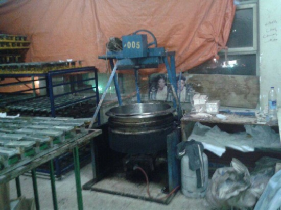 بالصور .. ضبط كميات من مواد التجميل المقلدة في عمان