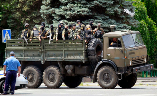 أوكرانيا.. معارك بين الجيش والموالين لروسيا