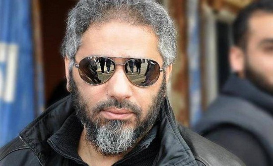 فضل شاكر متوعداً بعد حكم حبسه: “وقل لآل الحريري صبرًا .. فإنَّ نوائب الدنيا تدور”! فضل شاكر متوعداً بعد حكم حبسه: “وقل لآل الحريري صبرًا .. فإنَّ نوائب الدنيا تدور”!