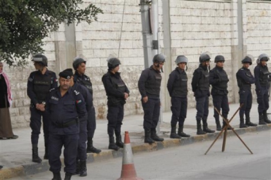 بالصور ... الأمن يرغم بني ارشيد على حضور جلسة المحكمة " تفاصيل جديدة "