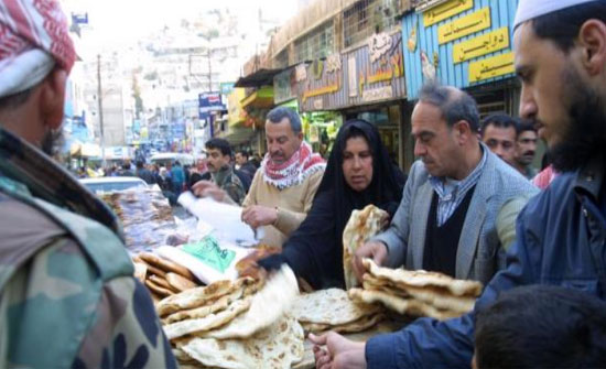 التقشف يطاول قوت الفقراء.. الأردن يكثّف تحركات تمرير قرار رفع أسعار الخبز التقشف يطاول قوت الفقراء.. الأردن يكثّف تحركات تمرير قرار رفع أسعار الخبز
